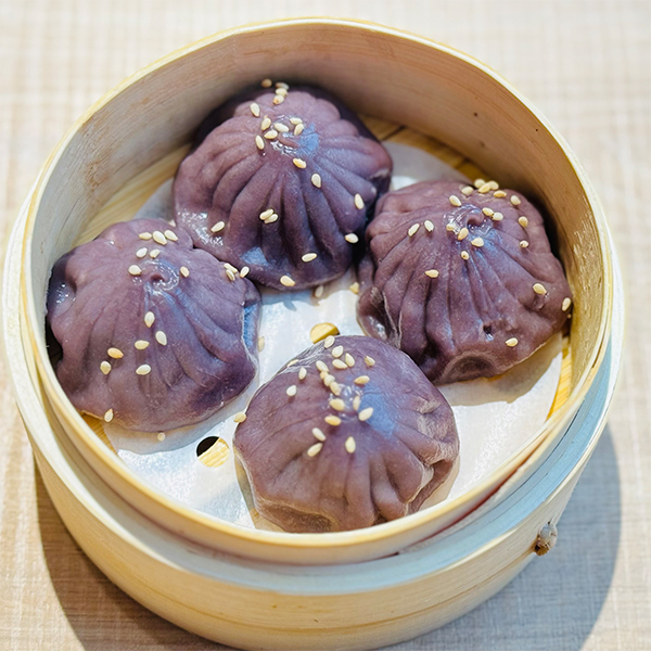 Xiaolongbao de cerdo ibérico con salsa trufa y caldo